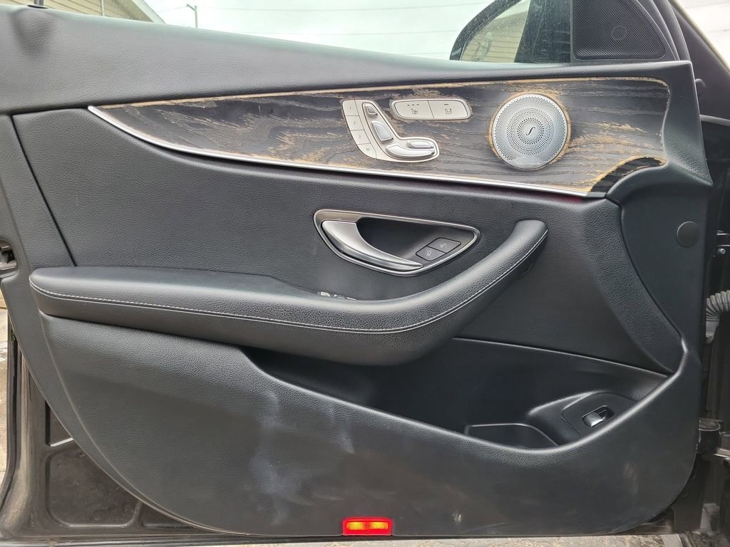 Used 2018 Mercedes-Benz E 400 4MATIC Sedan image 14