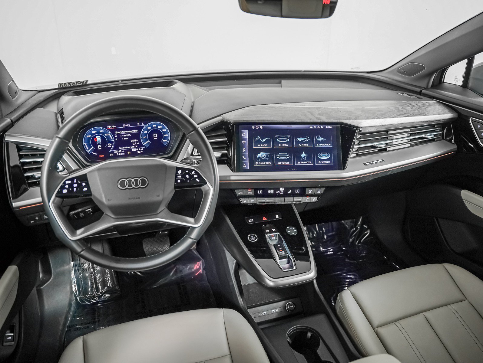 Used 2023 Audi Q4 e-tron Prestige w/ Black Optic Package AWD/4WD image 17