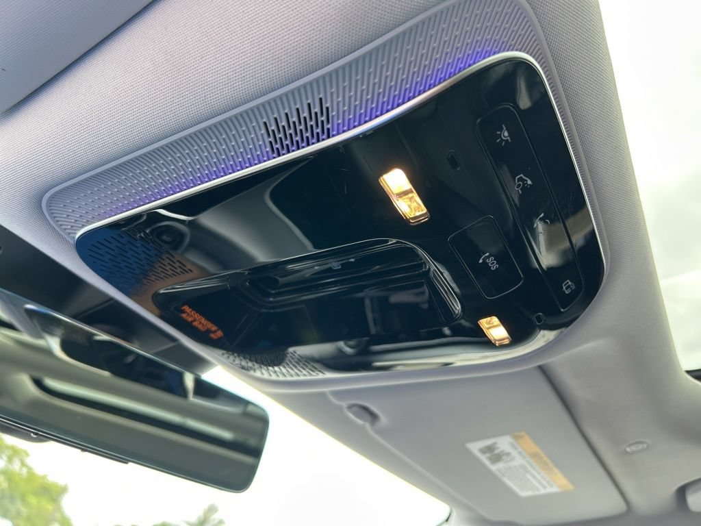 Used 2025 Mercedes-Benz C 300 Sedan image 41