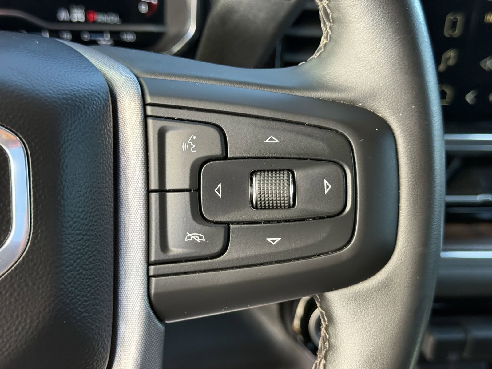 Used 2025 GMC Sierra 1500 SLT image 27