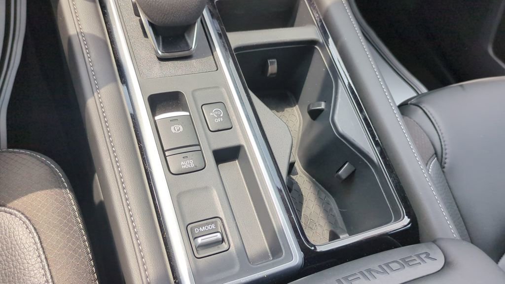 Used 2025 Nissan Pathfinder SL FWD image 21