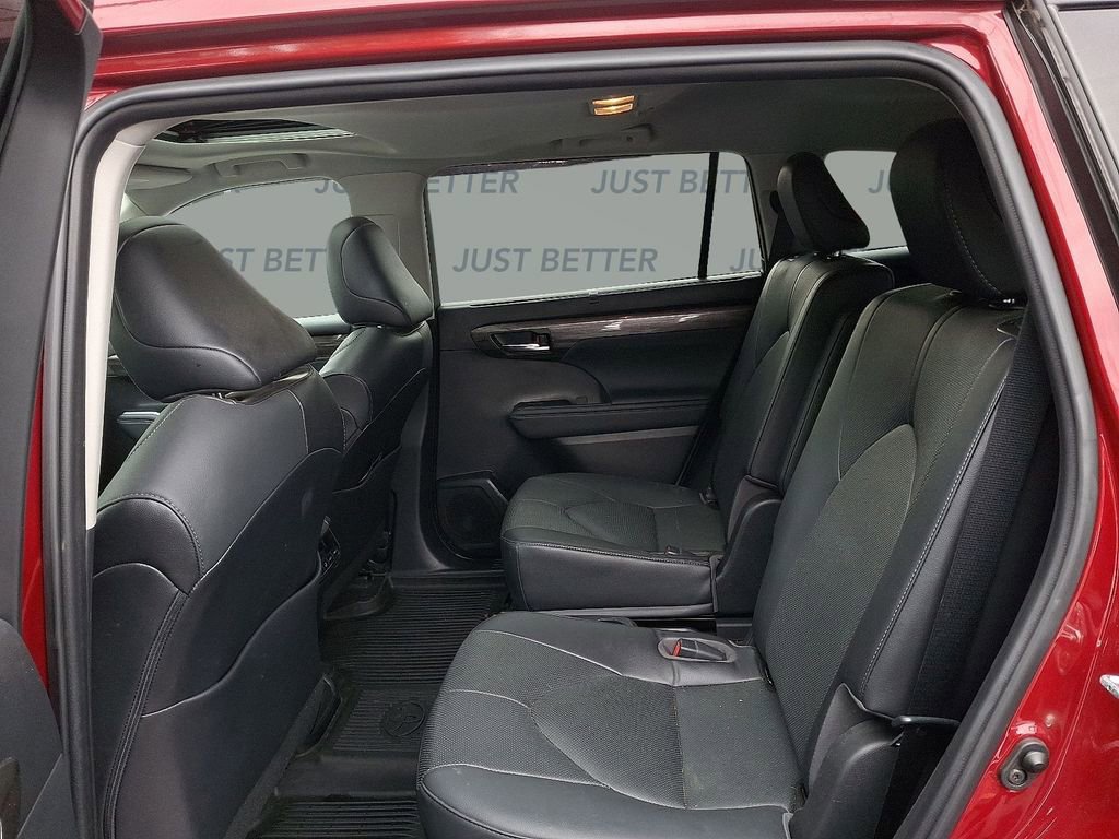 Used 2023 Toyota Highlander Limited image 8