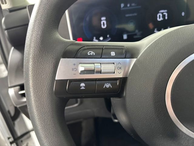 Certified 2025 Hyundai Tucson SE image 15