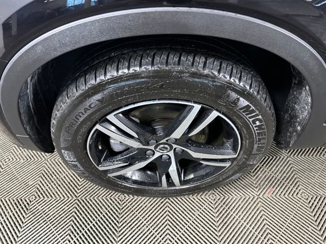 Used 2025 Volvo XC40 B5 Core image 10