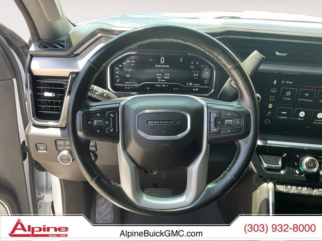 Used 2025 GMC Sierra 3500 Denali w/ Denali Reserve Package AWD/4WD image 12