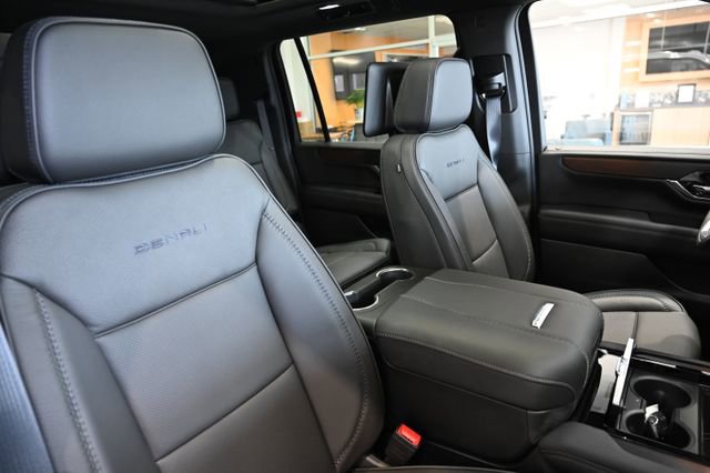 New 2026 GMC Yukon XL Denali w/ Denali Reserve Package image 10