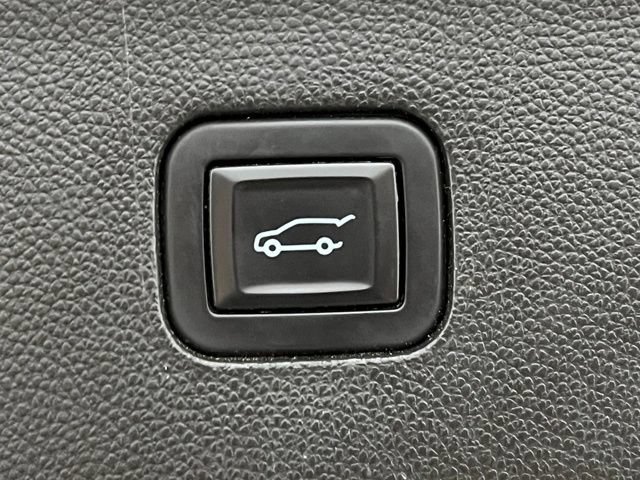 Used 2019 Buick Enclave Essence AWD/4WD image 14