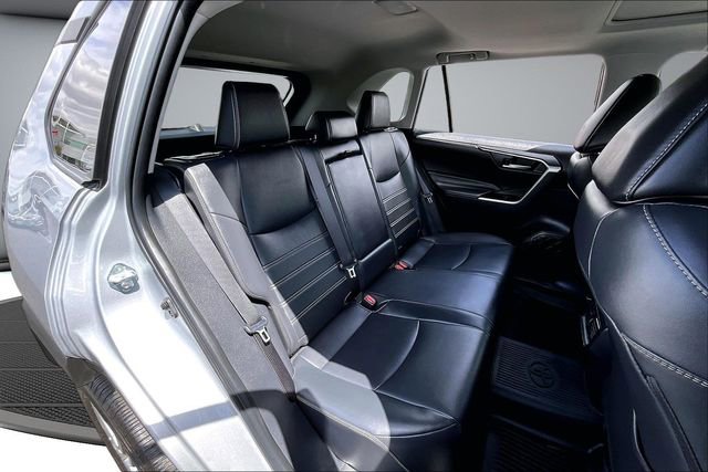 Used 2025 Toyota RAV4 XLE Premium w/ Weather Package AWD/4WD image 25