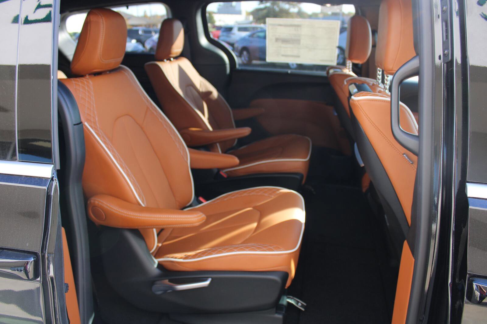 New 2026 Chrysler Pacifica Pinnacle image 26