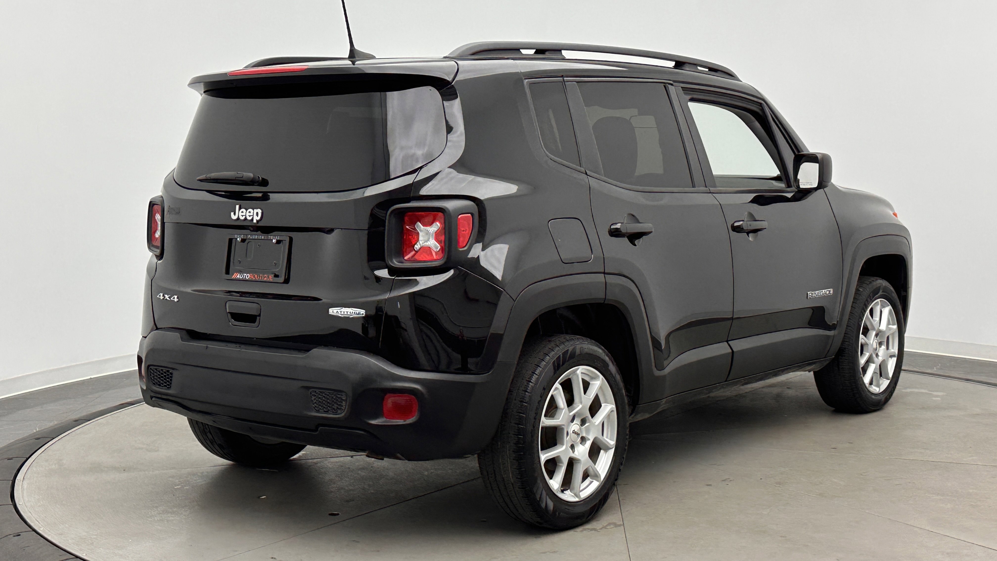 Used 2022 Jeep Renegade Latitude AWD/4WD image 8