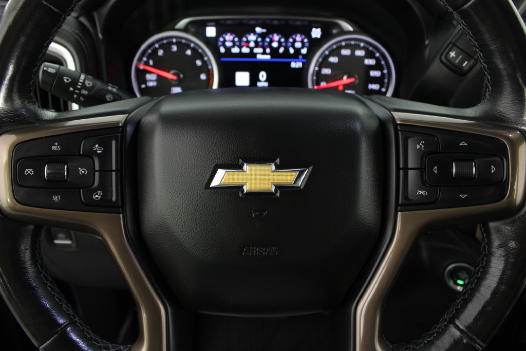Used 2020 Chevrolet Silverado 1500 High Country w/ Technology Package AWD/4WD image 14