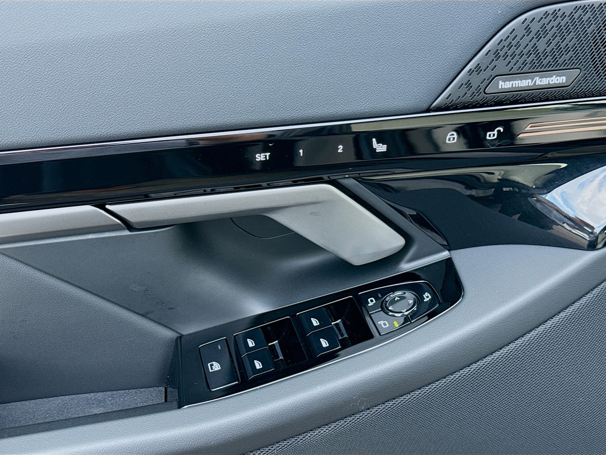 New 2026 BMW 530i w/ Convenience Package image 24