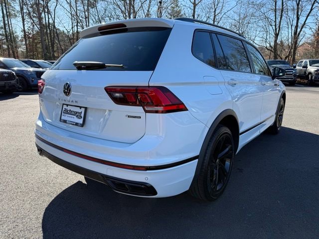 Used 2024 Volkswagen Tiguan SE R-Line image 5