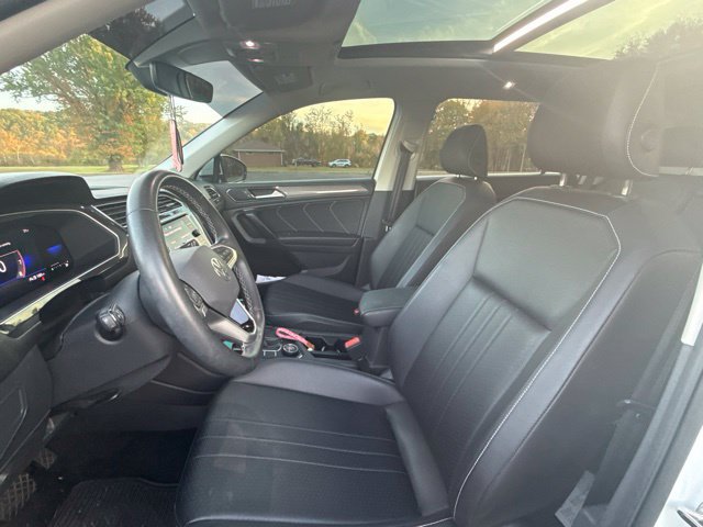 Used 2023 Volkswagen Tiguan SE AWD/4WD image 12