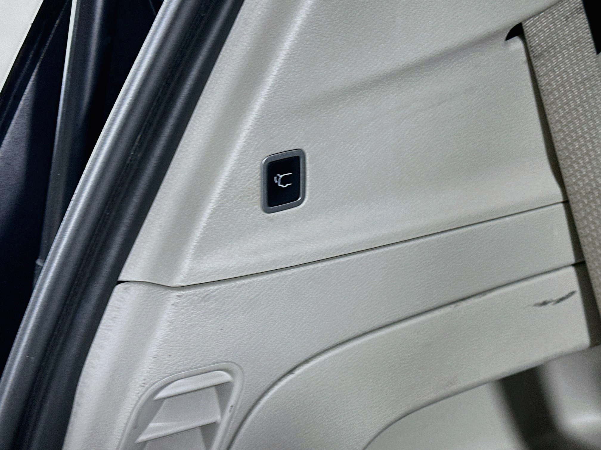 Used 2024 Chrysler Pacifica Touring-L FWD image 30