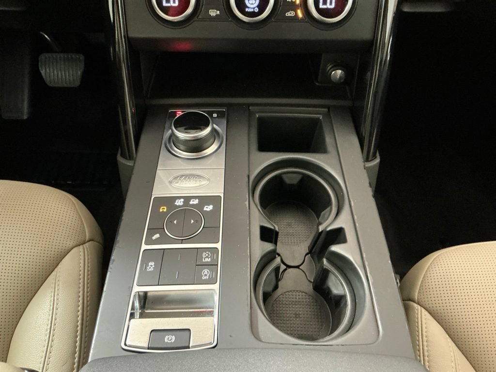 Used 2017 Land Rover Discovery SE AWD/4WD image 13