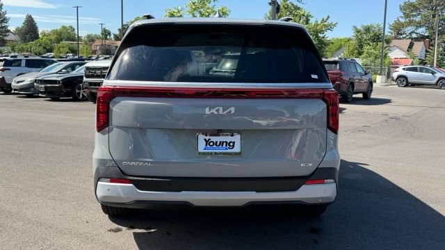Used 2025 Kia Carnival EX FWD image 3