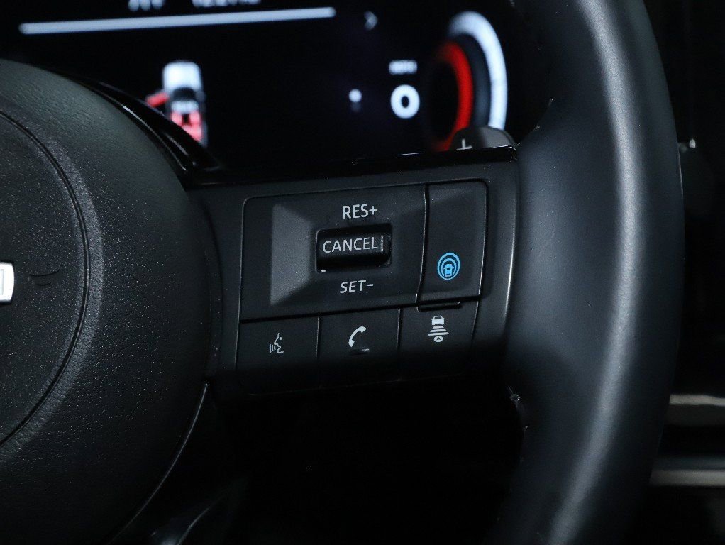 Certified 2024 Nissan Pathfinder Platinum image 28