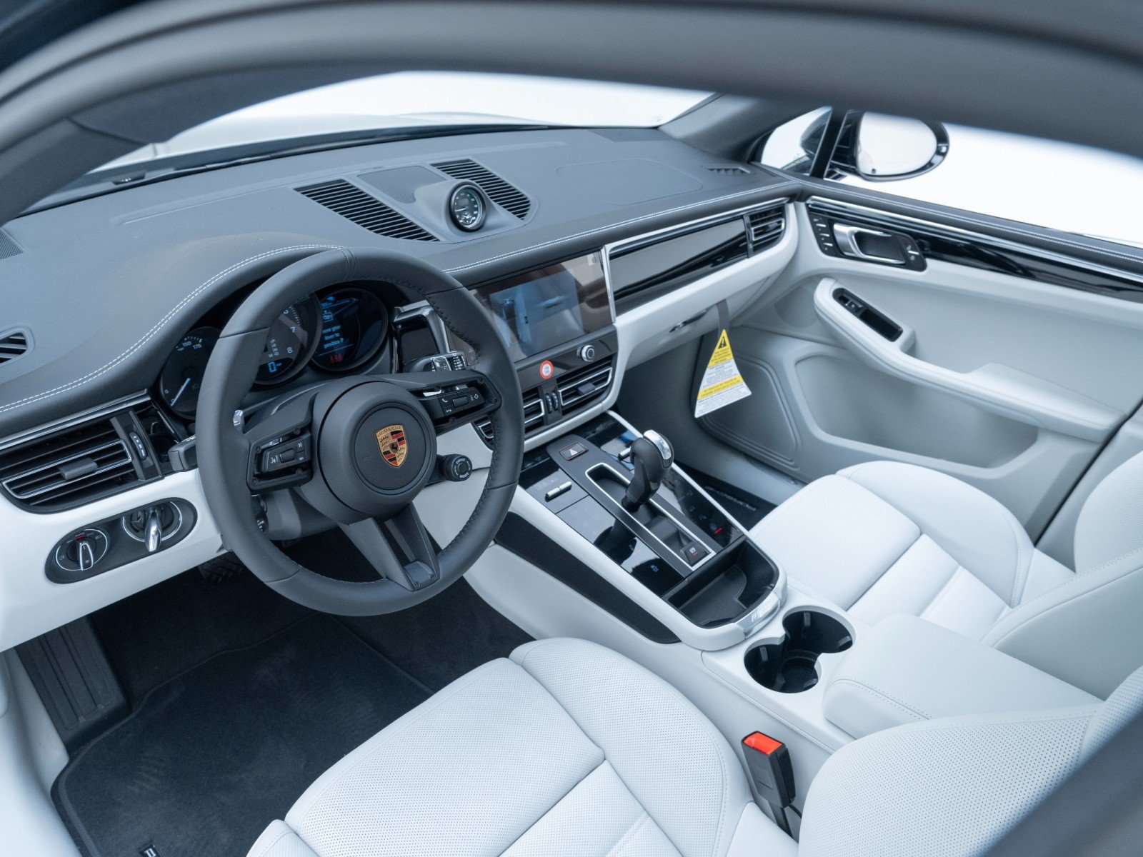 New 2026 Porsche Macan S AWD/4WD image 4