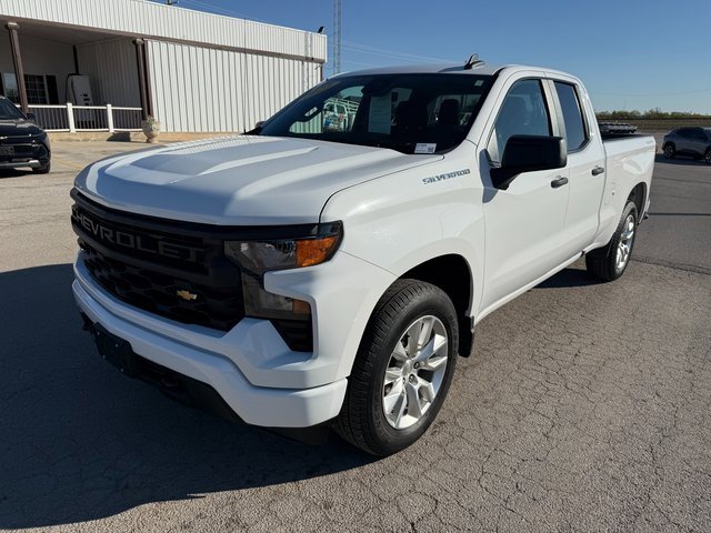 Used 2023 Chevrolet Silverado 1500 Custom image 2