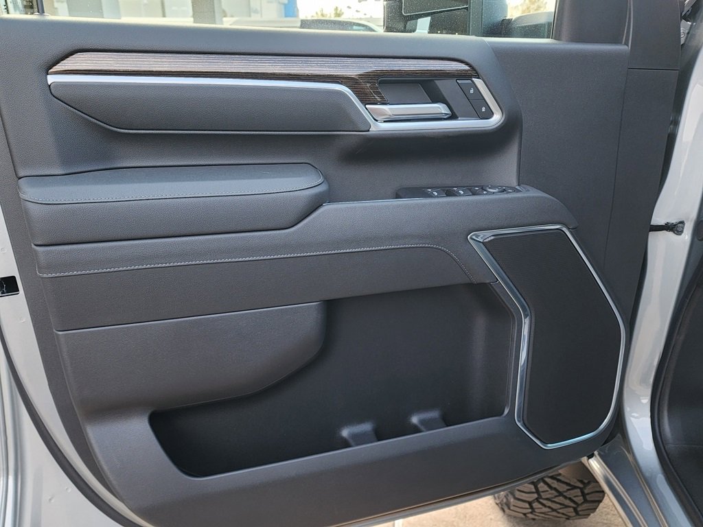 New 2026 GMC Sierra 2500 SLE image 15