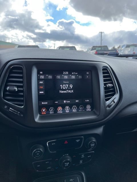 Used 2019 Jeep Compass Trailhawk image 38