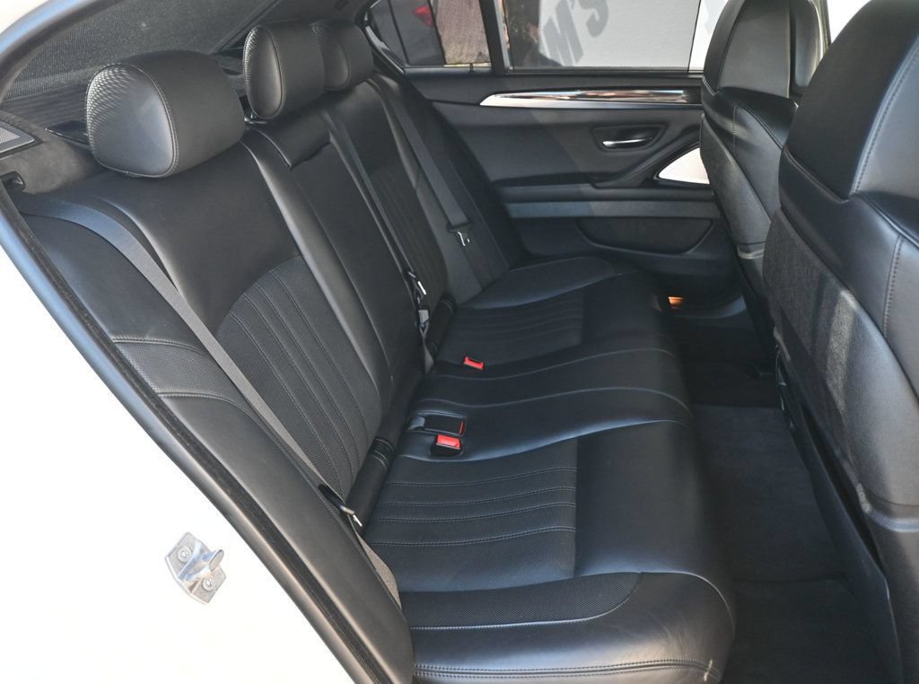 Used 2015 BMW M5 RWD image 22