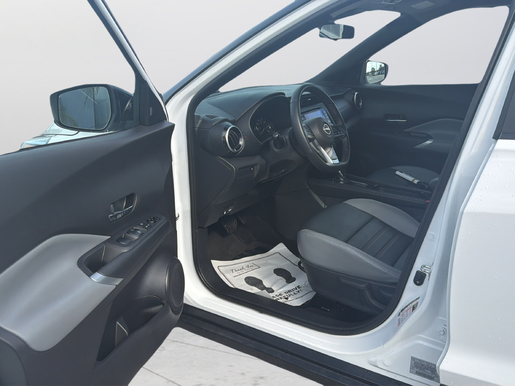 Certified 2024 Nissan Kicks SR w/ SR Premium Package FWD image 15