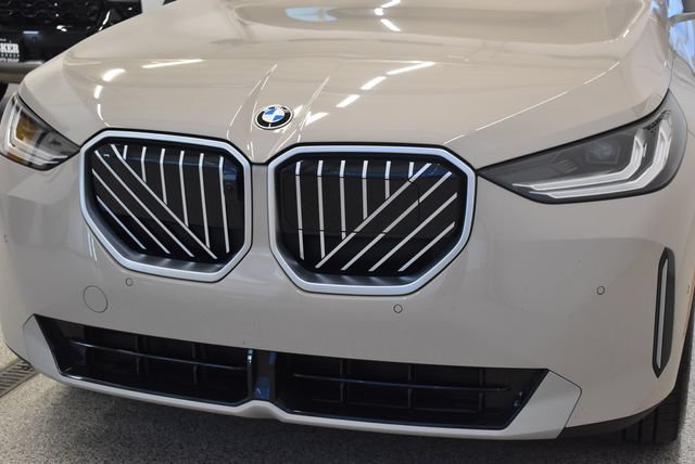Used 2025 BMW X3 xDrive30i AWD/4WD image 14