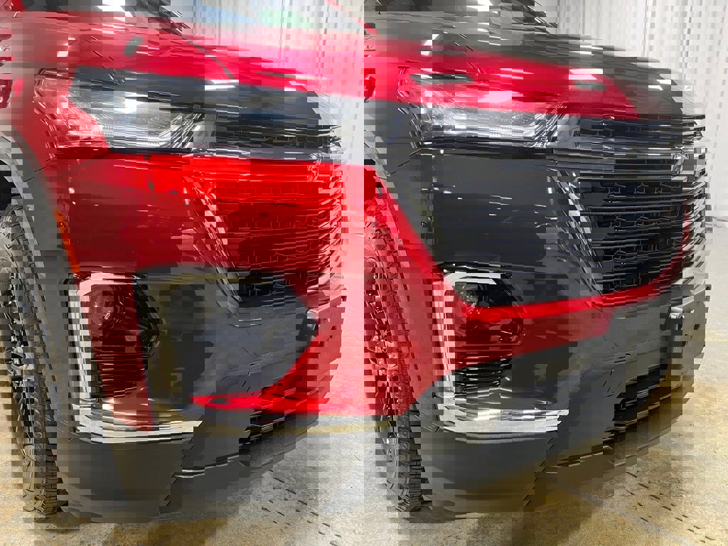 Used 2023 Chevrolet Traverse LT w/ Midnight/Sport Edition image 11