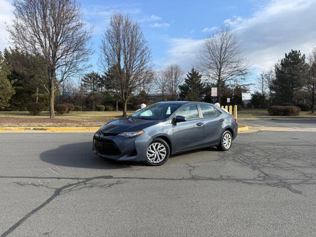 Used 2017 Toyota Corolla LE image 1