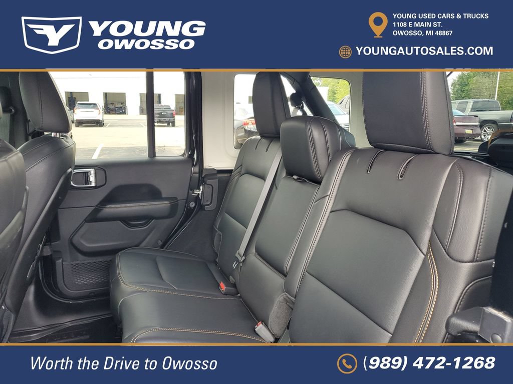 Used 2024 Jeep Wrangler Unlimited Sahara w/ Technology Group AWD/4WD image 26