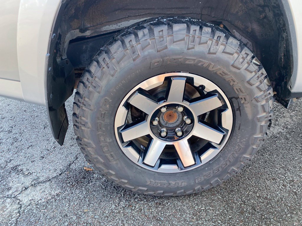 Used 2019 Toyota 4Runner TRD Off-Road AWD/4WD image 9