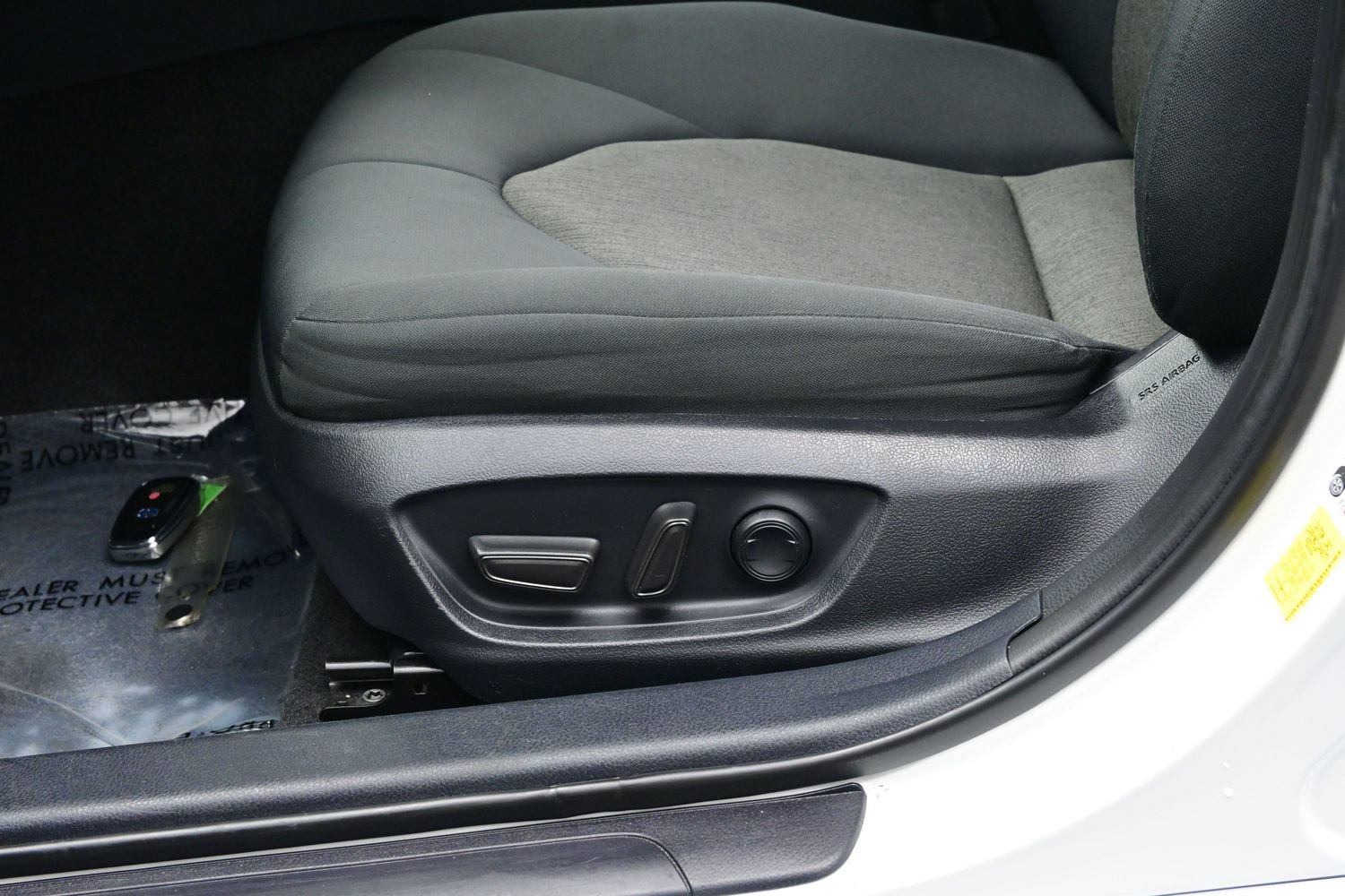 Used 2023 Toyota Camry LE FWD image 11
