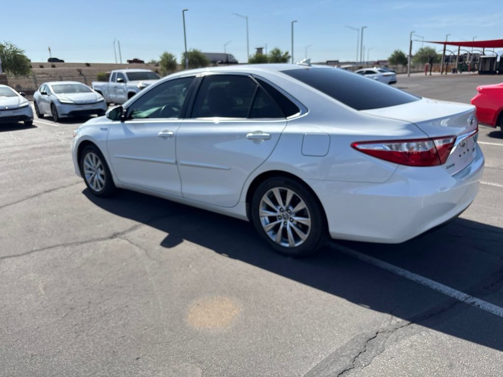Used 2016 Toyota Camry XLE w/ Moonroof Package FWD image 9