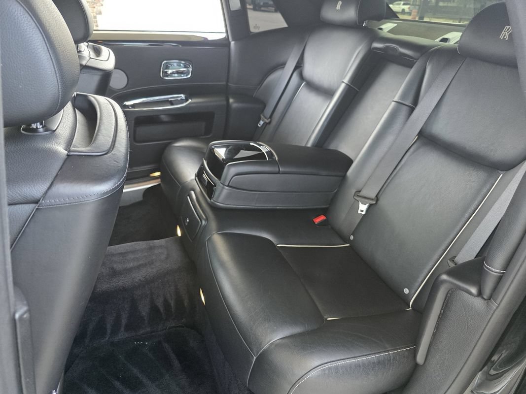 Used 2016 Rolls-Royce Ghost RWD image 31