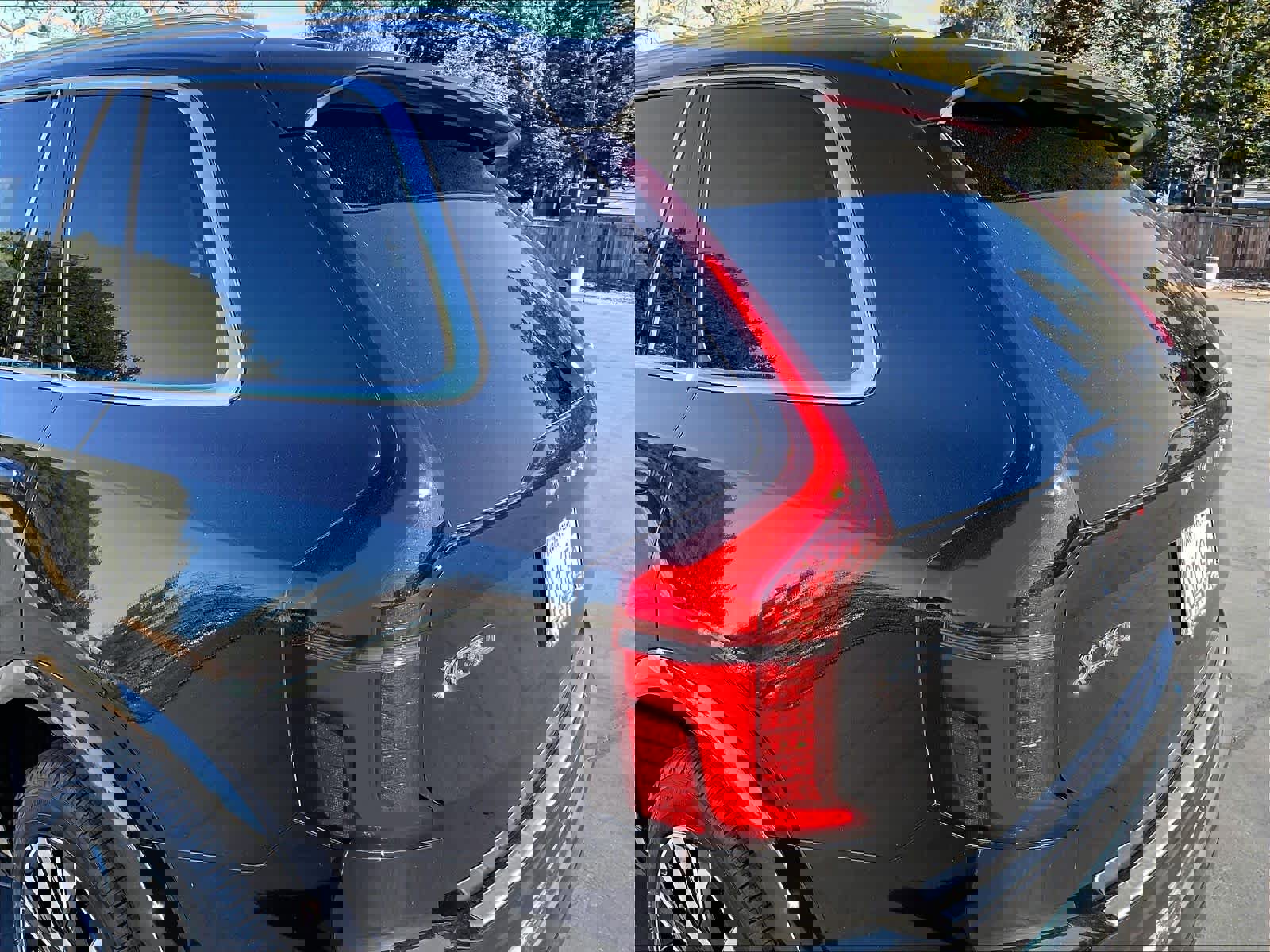 Used 2025 Volvo XC90 B5 Core w/ Protection Package Premier image 33