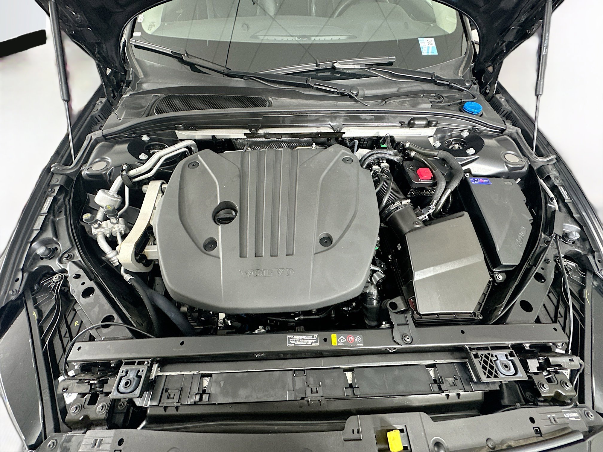 Used 2025 Volvo S60 B5 Plus image 33