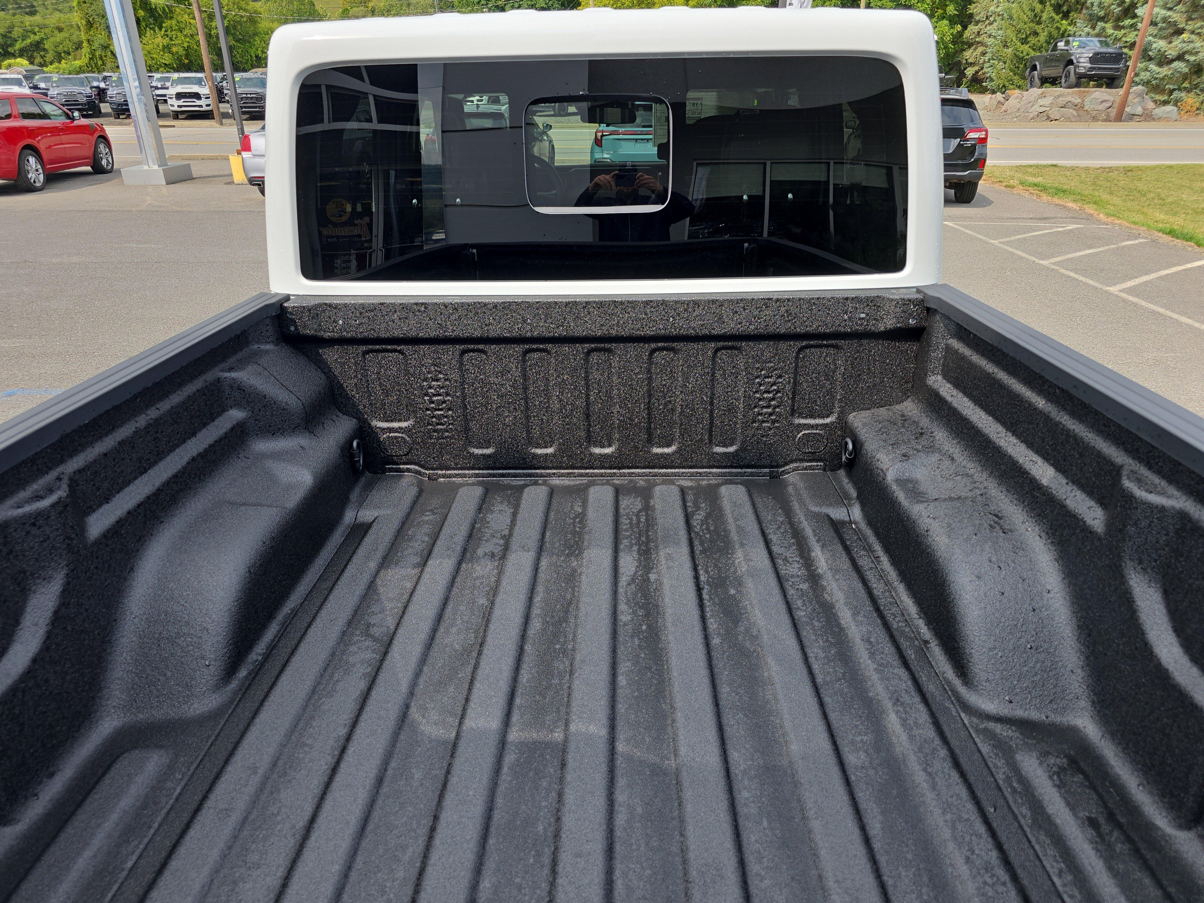 New 2025 Jeep Gladiator Sport image 5