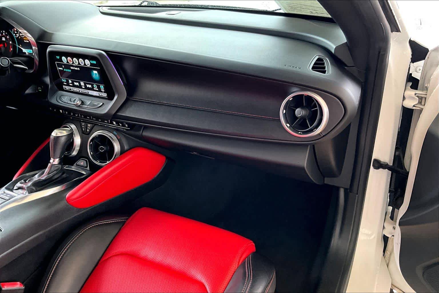 Used 2018 Chevrolet Camaro SS RWD image 17