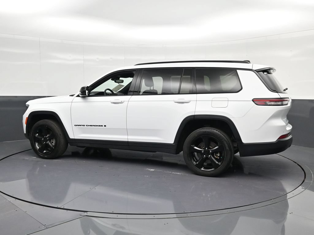 Used 2023 Jeep Grand Cherokee L Laredo RWD image 8