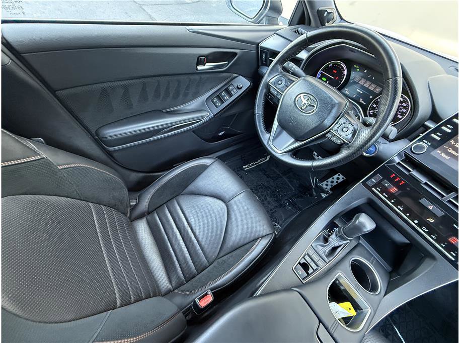 Used 2019 Toyota Avalon XSE w/ All Weather Liner Package FWD image 9