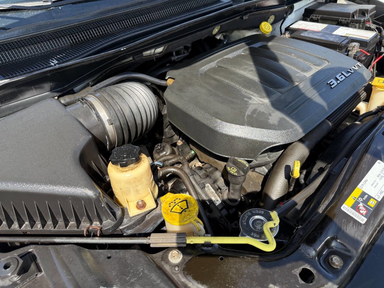 Used 2015 Dodge Grand Caravan SXT w/ Security Group FWD image 40