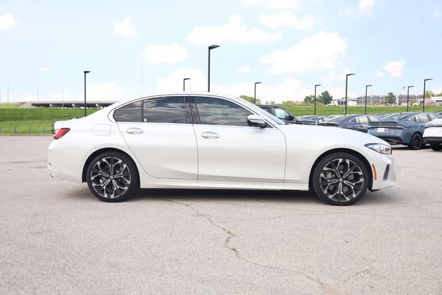 Used 2025 BMW 330i xDrive Sedan w/ Premium Package AWD/4WD image 4