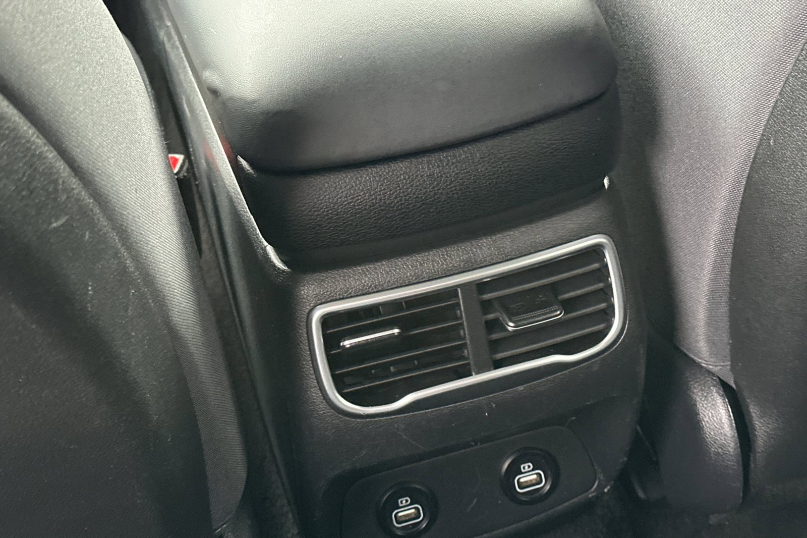 Used 2021 Hyundai Santa Fe SEL image 13