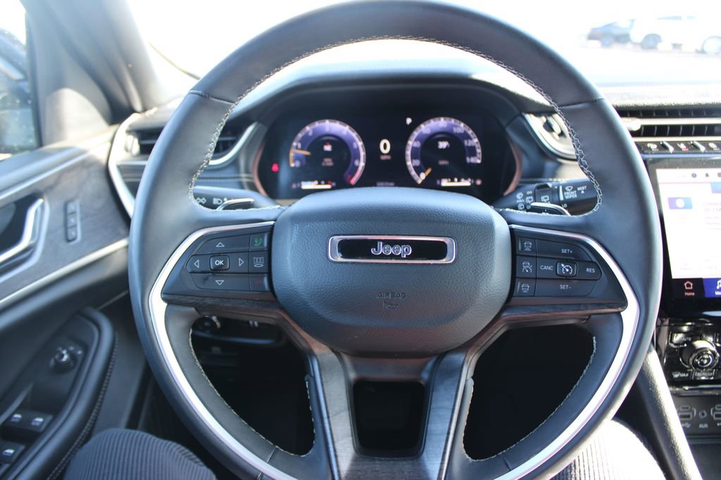 Used 2024 Jeep Grand Cherokee L Limited w/ Luxury Tech Group II image 38