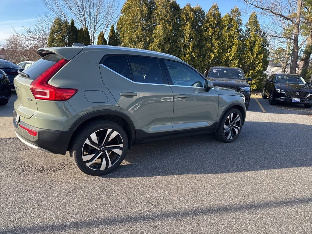Used 2023 Volvo XC40 B5 Plus w/ Driver Assist Package AWD/4WD image 5
