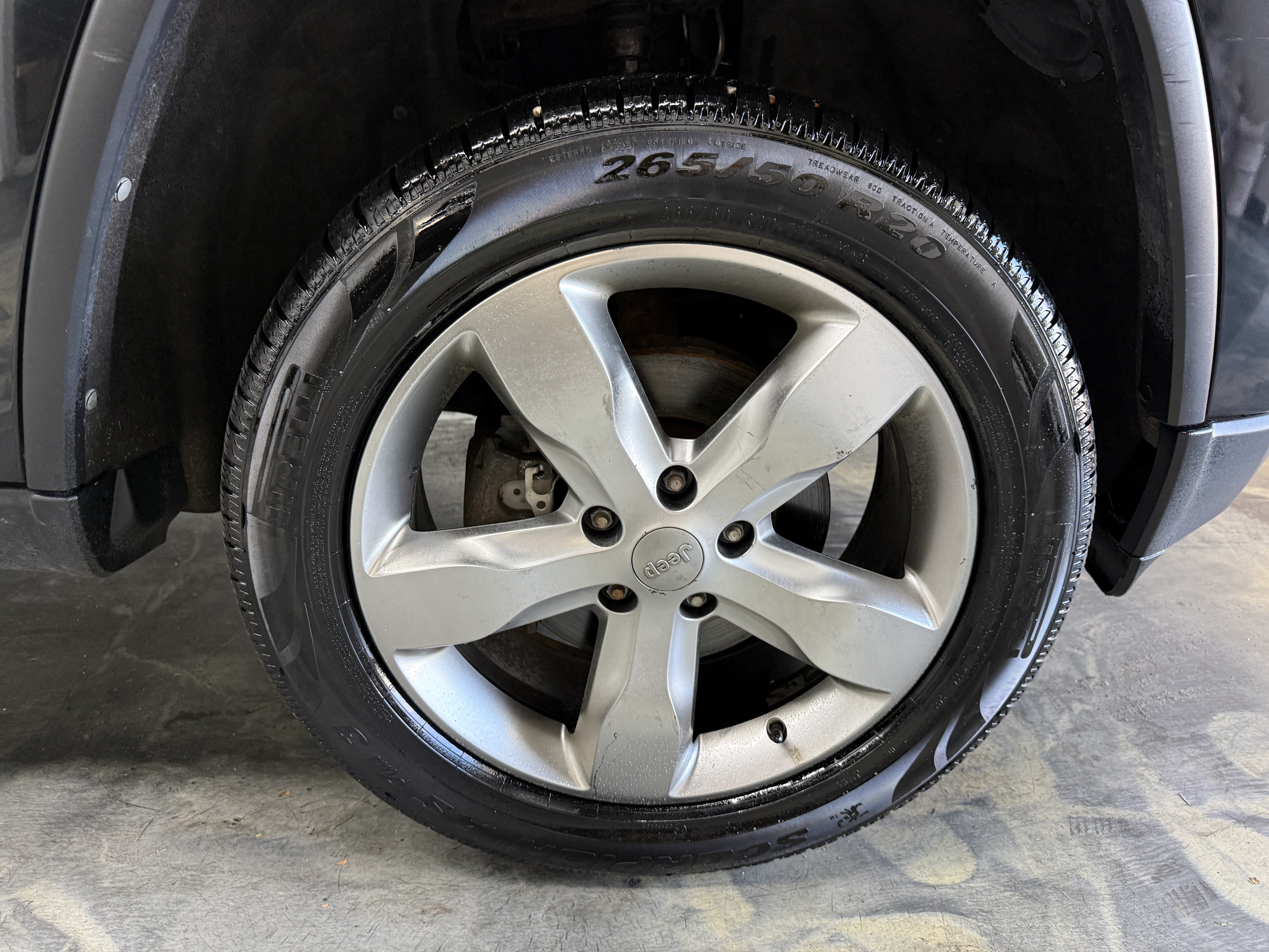 Used 2012 Jeep Grand Cherokee Overland AWD/4WD image 26
