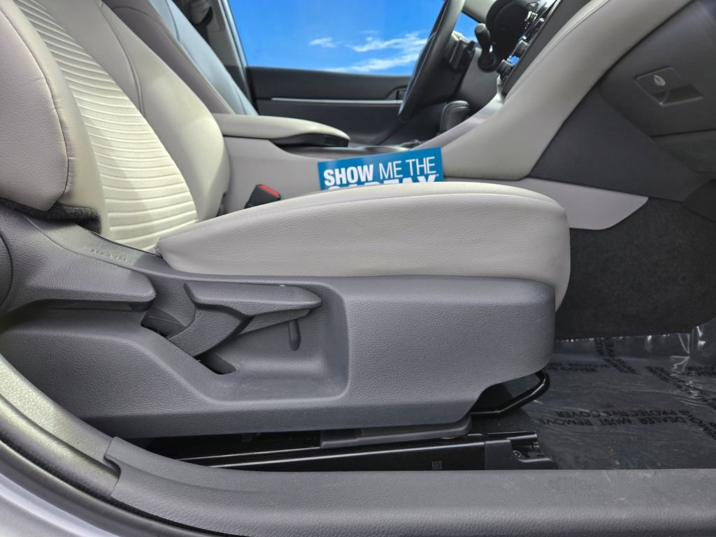 Used 2021 Toyota Camry SE image 43