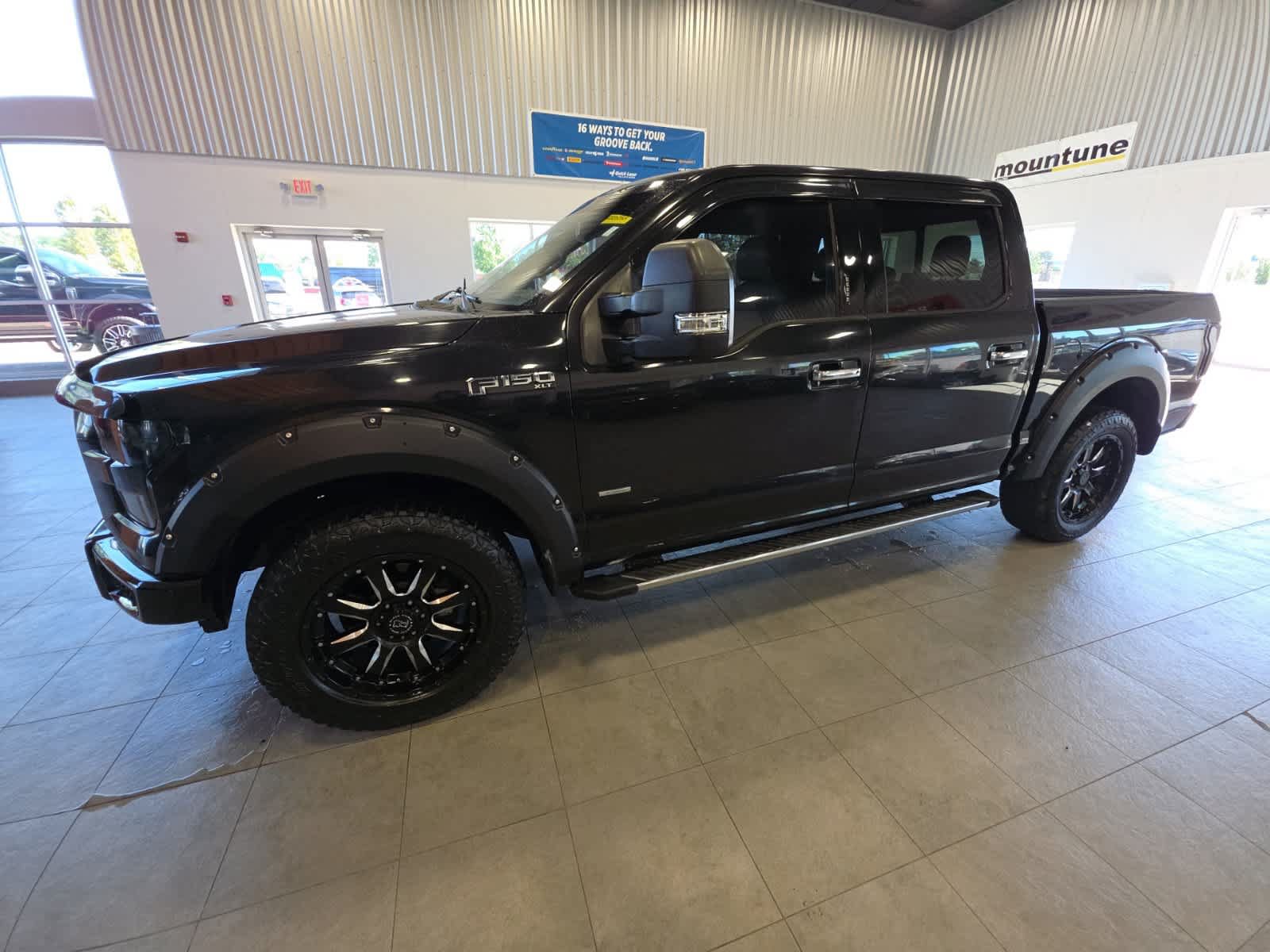 Used 2015 Ford F150 XLT w/ Equipment Group 302A Luxury AWD/4WD image 12